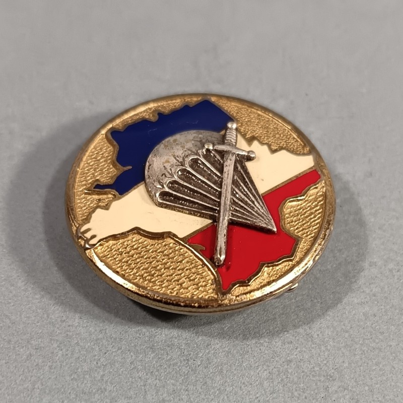INSIGNE MILITAIRE 1 er BATAILLON DE CHOC PARACHUTISTES FABRICATION DRAGO PARIS